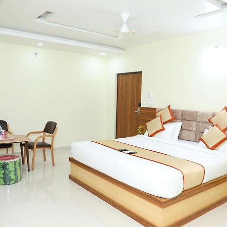 Hotel 8Th Mile Suites Μπανγκαλόρ Εξωτερικό φωτογραφία