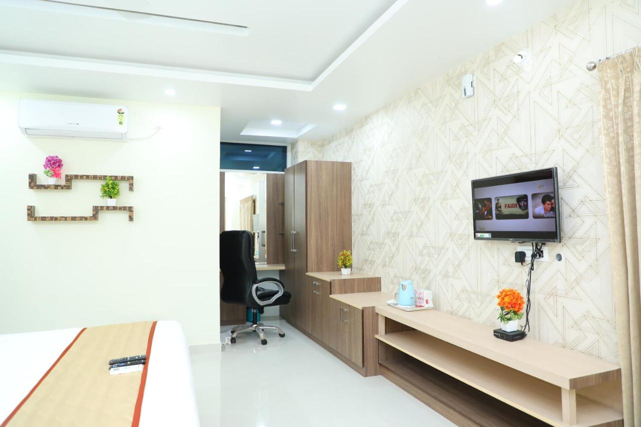 Hotel 8Th Mile Suites Μπανγκαλόρ Εξωτερικό φωτογραφία