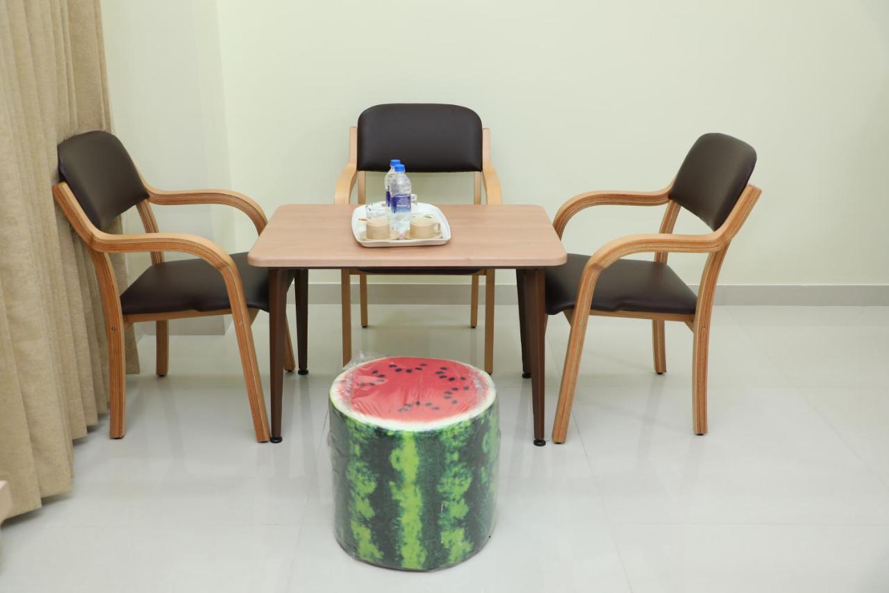 Hotel 8Th Mile Suites Μπανγκαλόρ Εξωτερικό φωτογραφία