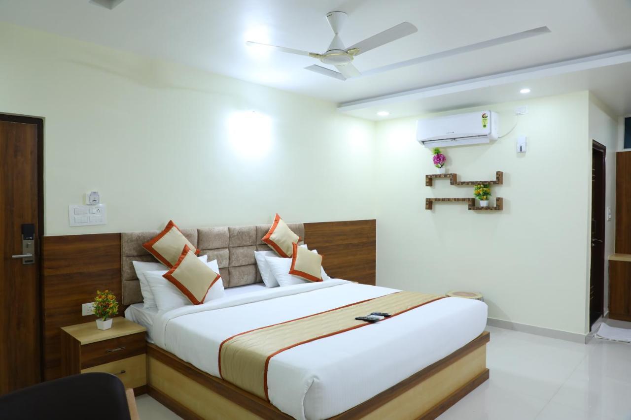 Hotel 8Th Mile Suites Μπανγκαλόρ Εξωτερικό φωτογραφία