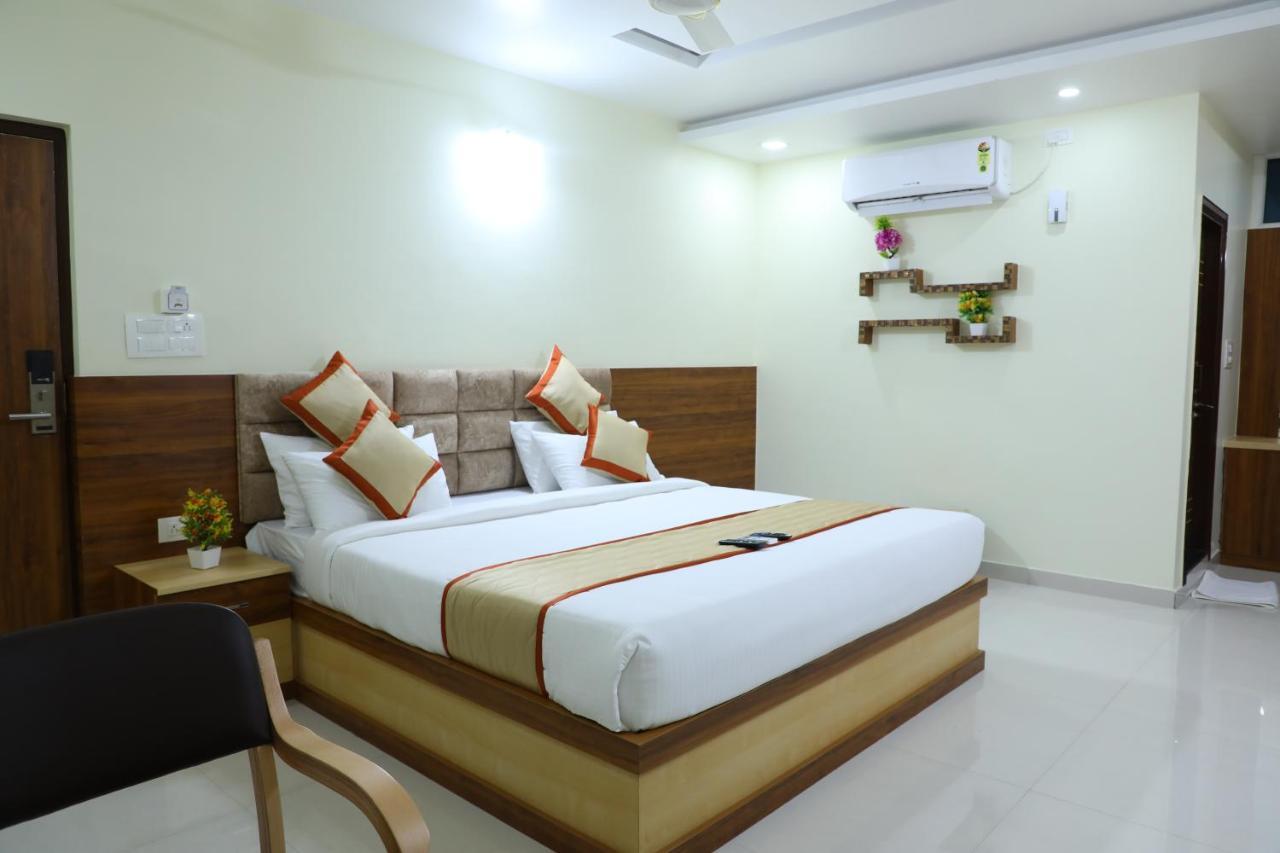 Hotel 8Th Mile Suites Μπανγκαλόρ Εξωτερικό φωτογραφία