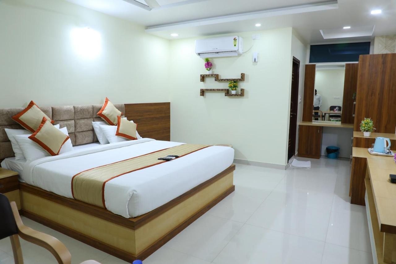 Hotel 8Th Mile Suites Μπανγκαλόρ Εξωτερικό φωτογραφία