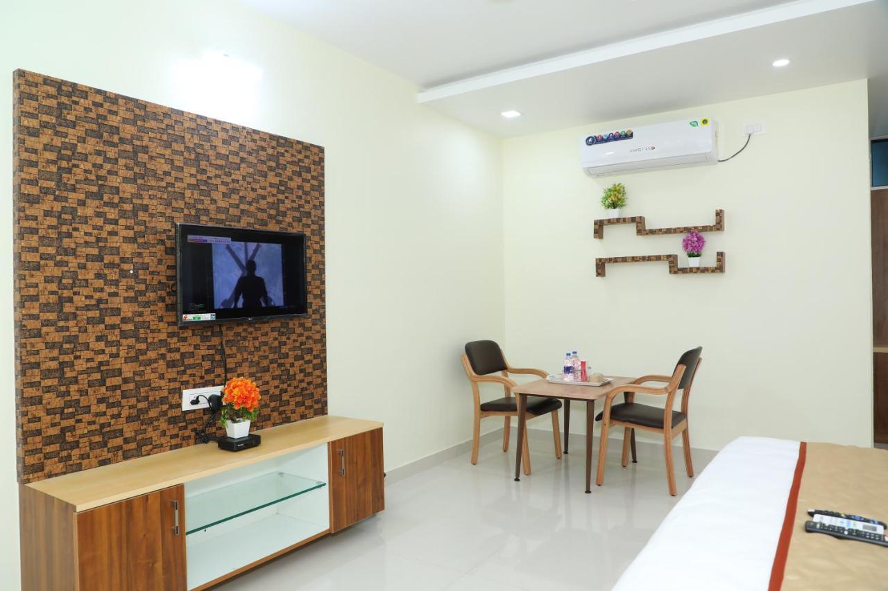 Hotel 8Th Mile Suites Μπανγκαλόρ Εξωτερικό φωτογραφία
