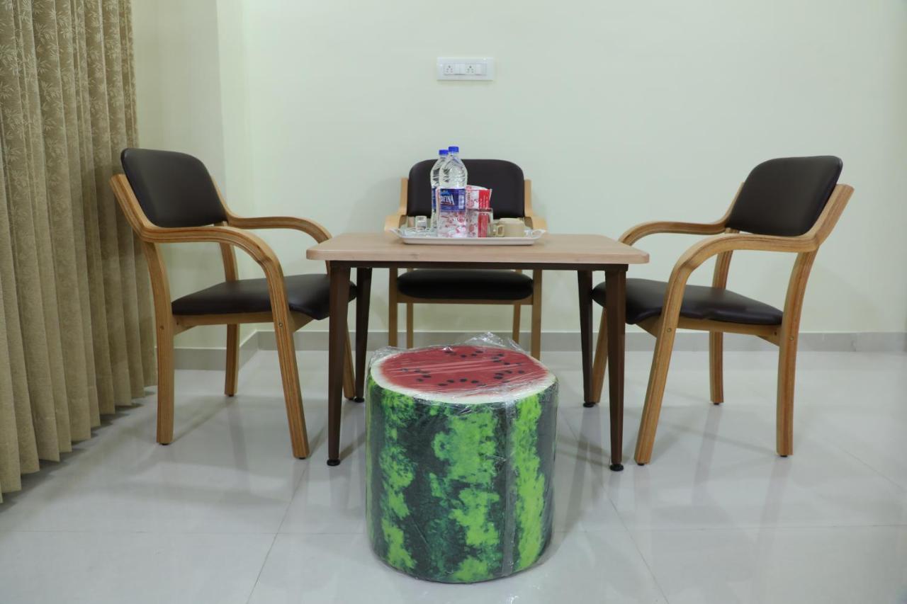 Hotel 8Th Mile Suites Μπανγκαλόρ Εξωτερικό φωτογραφία